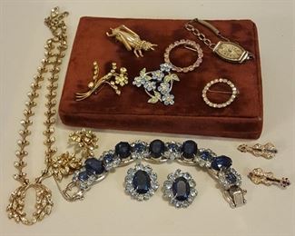 Beautiful Costume Jewelry Pieces