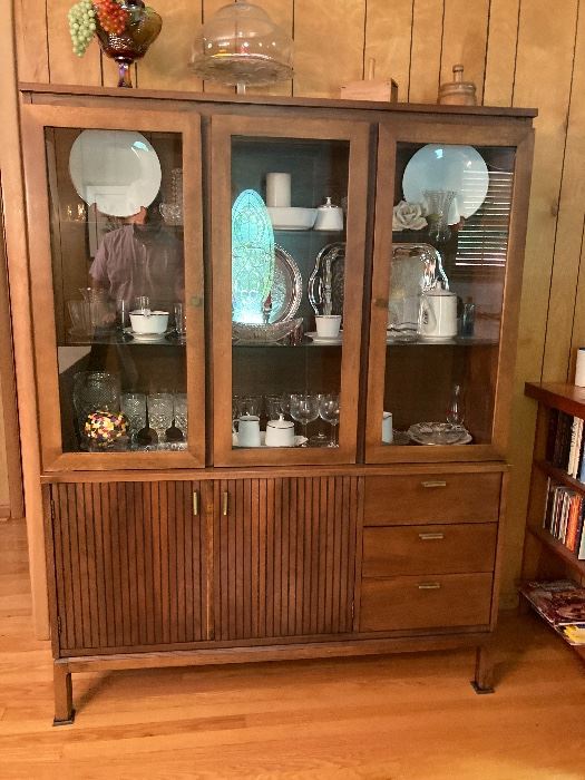 Beautiful mid century modern China cabinet