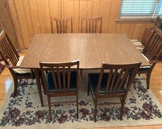 Mid century dining table w/6 chairs and 1 leaf