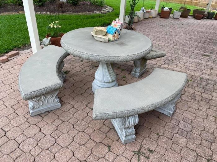 Round Concrete Patio Table & Benches
Excellent condition!
No cracks!
Table measures: 43” across x 29” tall
Each bench measures: 53” long x 16” deep x 17” tall.
Must be able to move and load yourself. You will need 3-4 strong people.