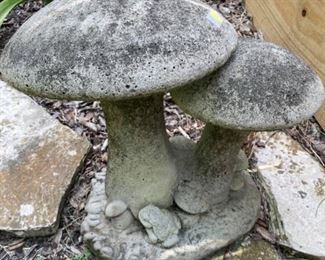 Cute Concrete Mushroom Yard Decor
15” tall x 17” across
Pickup in Bellaire. 
Must be able to move and load yourself.