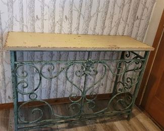 Entry way table