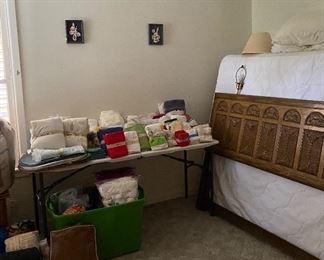 Bedroom Set, Linens, Yarn