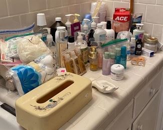 Assorted Toiletries 