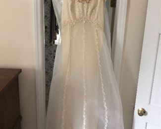 Vintage wedding gown. Small.