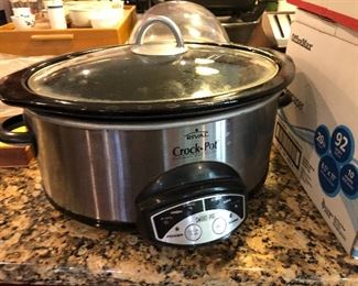 crock pot / slow cooker
