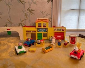Fisher Price Play Family Village