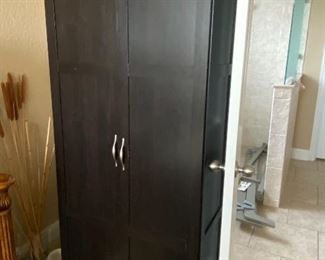 Storage cabinet