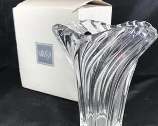 Mikasa Ribbed Crystal Vase