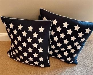 2 star pillows 