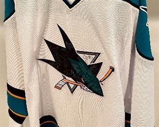 San Jose sharks  NHL  jersey autographed 