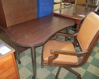 Nice kidney shaped desk and leather swivel chairs