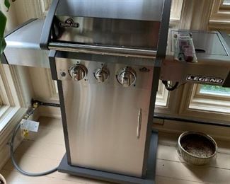 #16	 New Napoleon Legend LA200SB Natural Gas Stainless Steel Grill	 $500.00 
