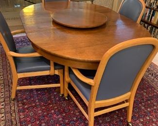 #88	Oak Table w/2 leaf & 4 Century Chairs - 26-67x47x29T	 $175.00 

