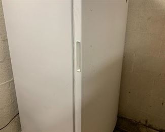 #225	Maytag Freezer Frost-Free Model  MF3X160 16u	 $220.00 
