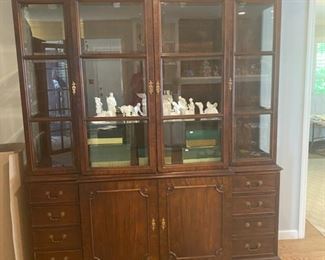 Beautiful Mahogany China Cabinet