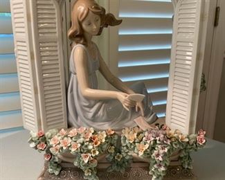 Lladro - Thinking of Love