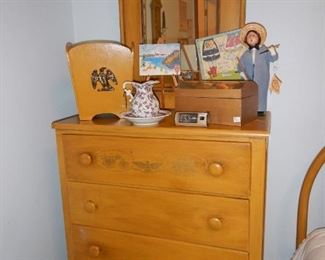 Quaint slim chest with mirror, 5 drawer