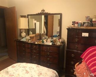 Mahogany dresser mirror and chest of drawers