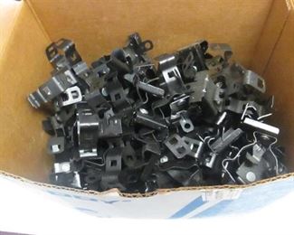 100 PCS of 812M24 Universal clamp & conduit clips