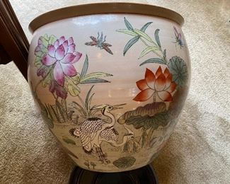 Large Chinese fish pot