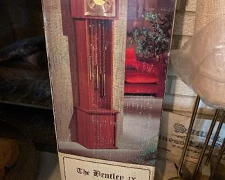 Vintage The Bentley lX 5' Grandfather Clock in box