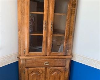 Corner Hutch