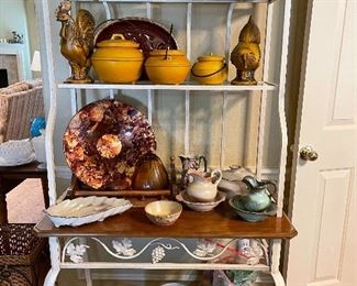 Nice Wood and Metal Bakers Rack