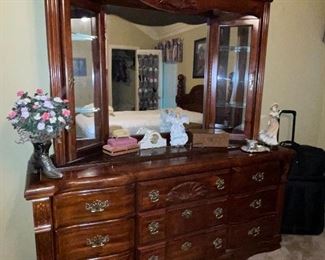 Solid wood Dresser with Mirror Hutch Top