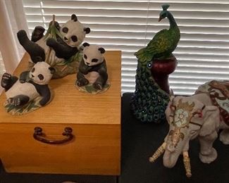 Panda Figurines Andrea Sadek, Jumbo The Elephant 