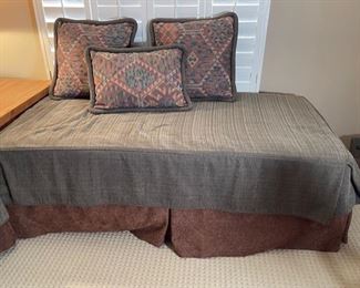 #2 Full Bed w/ covers & Pillows	24x40x75in	HxWxD
