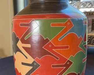 Nicoya Pedro Guerrero Nicaragua Pottery Vase	8.5x 5.5 diameter	
