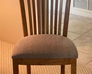 Stanley Furniture Single Chair	40 x 22 x 19 seat height is 18.5 inch	HxWxD
