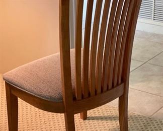 Stanley Furniture Single Chair	40 x 22 x 19 seat height is 18.5 inch	HxWxD
