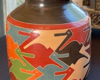 Nicoya Pedro Guerrero Nicaragua Pottery Vase	8.5x 5.5 diameter	
