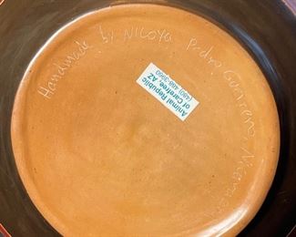 Nicoya Pedro Guerrero Nicaragua Pottery Vase	8.5x 5.5 diameter	
