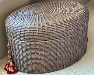 Huge Oval Twig Rattan Blanket Chest	20x36x25in	HxWxD
