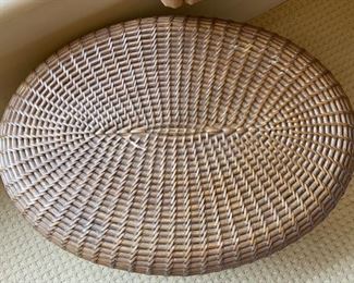 Huge Oval Twig Rattan Blanket Chest	20x36x25in	HxWxD
