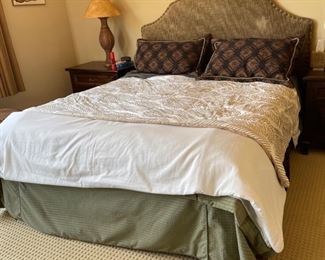 King Bed Upholstered Headboard Complete	60x75x90in	HxWxD
