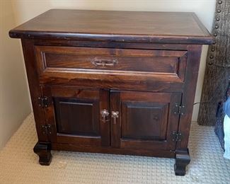 2pc Nightstands PAIR	30x33.5x20in	HxWxD
