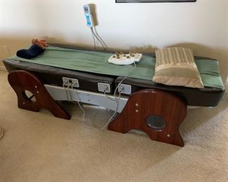 Sensa massage table 