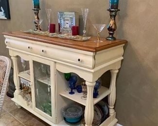 $525- Country French buffet / server / bar 