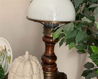 Hurricane lamp