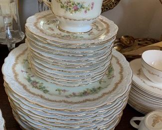 Noritake dish set
