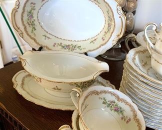 Noritake dish set