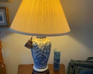 Blue and white table lamp