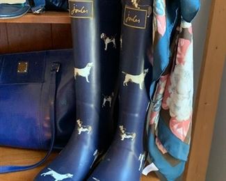 Mud boots-shoe and boot sizes:  7 to 8