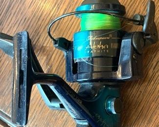 Vtg.  Shakespeare Alpha graphite fishing reel