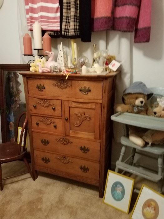 Oak Chest of Drawers