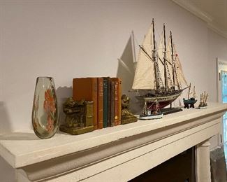 Vintage books, model ships & accessories 